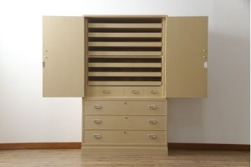 中古　美品!!　さが美　伝統工芸士 東樹義明　上質な和の空間づくりにおすすめな加茂総桐箪笥(胴厚、和タンス、桐たんす、収納箪笥、衣装箪笥、着物箪笥)(R-078587)