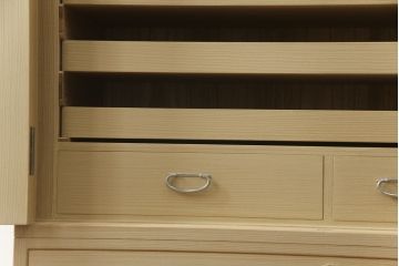 中古　美品!!　さが美　伝統工芸士 東樹義明　上質な和の空間づくりにおすすめな加茂総桐箪笥(胴厚、和タンス、桐たんす、収納箪笥、衣装箪笥、着物箪笥)(R-078587)
