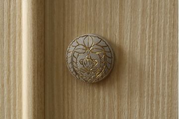 中古　美品!!　さが美　伝統工芸士 東樹義明　上質な和の空間づくりにおすすめな加茂総桐箪笥(胴厚、和タンス、桐たんす、収納箪笥、衣装箪笥、着物箪笥)(R-078587)