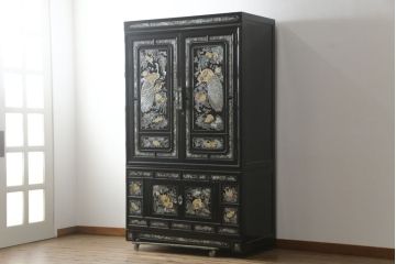 アジアンビンテージ　高級品　韓国民芸家具　圧巻の螺鈿(ラデン)細工がインパクト抜群のワードローブ(洋服タンス、収納棚、ヴィンテージ)(R-078588)