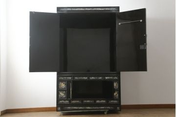 アジアンビンテージ　高級品　韓国民芸家具　圧巻の螺鈿(ラデン)細工がインパクト抜群のワードローブ(洋服タンス、収納棚、ヴィンテージ)(R-078588)