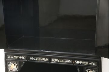 アジアンビンテージ　高級品　韓国民芸家具　圧巻の螺鈿(ラデン)細工がインパクト抜群のワードローブ(洋服タンス、収納棚、ヴィンテージ)(R-078588)