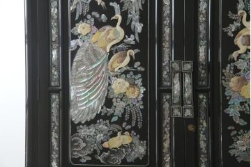 アジアンビンテージ　高級品　韓国民芸家具　圧巻の螺鈿(ラデン)細工がインパクト抜群のワードローブ(洋服タンス、収納棚、ヴィンテージ)(R-078588)