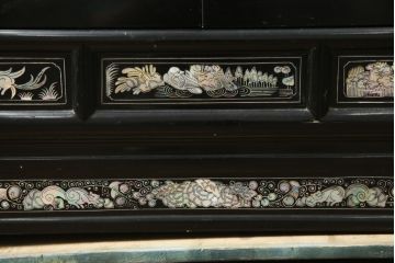 アジアンビンテージ　高級品　韓国民芸家具　圧巻の螺鈿(ラデン)細工がインパクト抜群のワードローブ(洋服タンス、収納棚、ヴィンテージ)(R-078588)