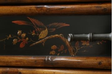 中古　美品!!　THEODORE ALEXANDER(セオドア・アレキサンダー)　シノワズリ様式　優雅な装飾が美しいチェスト(サイドチェスト、引き出し、英国)(R-078616)