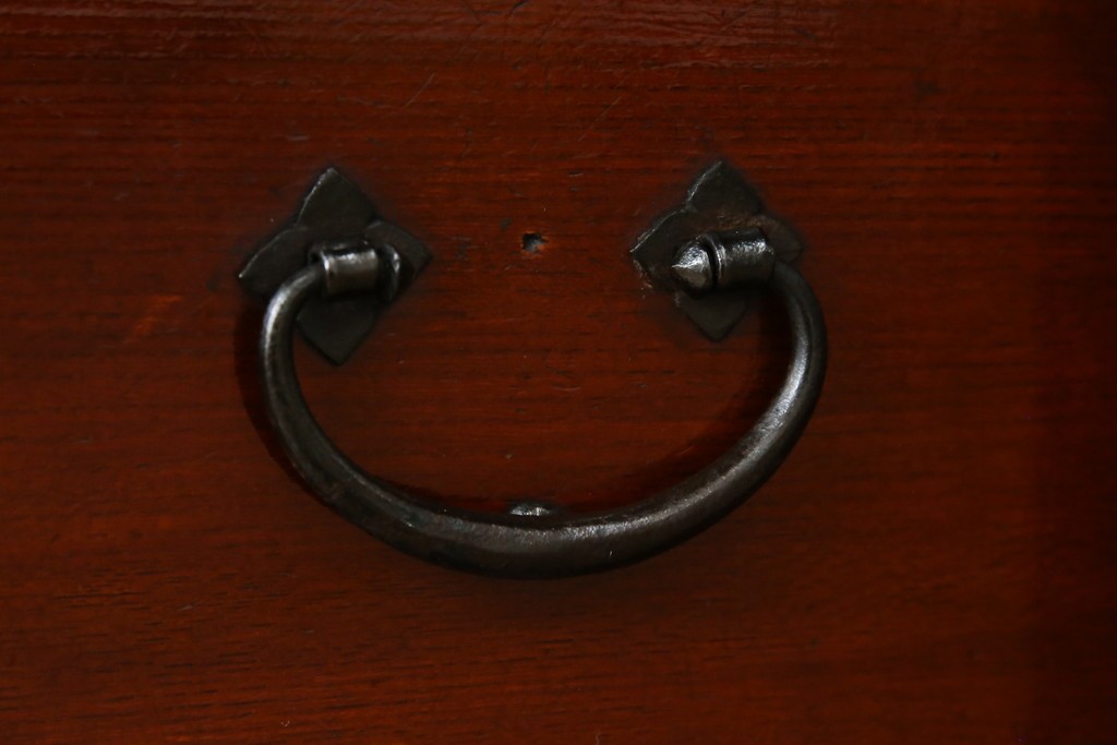 和製アンティーク　前面(欅材)　深みのある色合いが魅力的な米沢帳場箪笥　(R-078617)