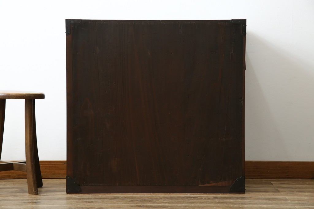 和製アンティーク　前面(欅材)　深みのある色合いが魅力的な米沢帳場箪笥　(R-078617)