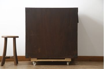 和製アンティーク　前面欅(ケヤキ)材　深みのある色合いが魅力的な米沢帳場箪笥(和箪笥、時代箪笥、収納たんす)(R-078617)