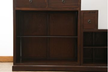 中古　美品　和の空間作りにおすすめの両面使いできる4分割階段箪笥(和箪笥、和タンス、収納箪笥)(R-078618)