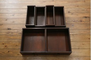中古　美品　和の空間作りにおすすめの両面使いできる4分割階段箪笥(和箪笥、和タンス、収納箪笥)(R-078618)