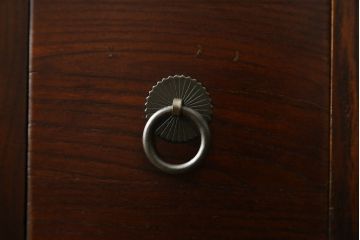 中古　美品　和の空間作りにおすすめの両面使いできる4分割階段箪笥(和箪笥、和タンス、収納箪笥)(R-078618)