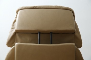 中古　EKORNES(エコーネス)　本革　オットマン付き　ロングセラー!!一番人気のストレスレス レノ クラシック(S)(レザー、アームチェア、リクライニングチェア、椅子、一人掛けソファ、1Pソファ)(定価約40万円)(R-078619)