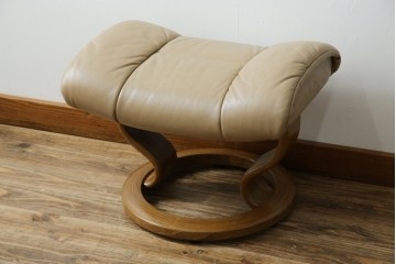 中古　EKORNES(エコーネス)　本革　オットマン付き　ロングセラー!!一番人気のストレスレス レノ クラシック(S)(レザー、アームチェア、リクライニングチェア、椅子、一人掛けソファ、1Pソファ)(定価約40万円)(R-078619)