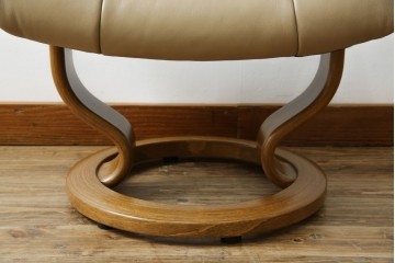 中古　EKORNES(エコーネス)　本革　オットマン付き　ロングセラー!!一番人気のストレスレス レノ クラシック(S)(レザー、アームチェア、リクライニングチェア、椅子、一人掛けソファ、1Pソファ)(定価約40万円)(R-078619)