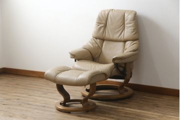 中古　EKORNES(エコーネス)　本革　オットマン付き　ロングセラー!!一番人気のストレスレス レノ クラシック(S)(レザー、アームチェア、リクライニングチェア、椅子、一人掛けソファ、1Pソファ)(定価約40万円)(R-078619)