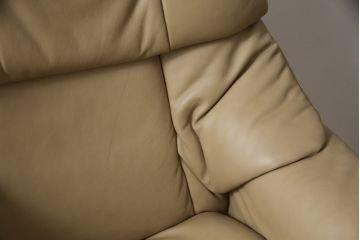 中古　EKORNES(エコーネス)　本革　オットマン付き　ロングセラー!!一番人気のストレスレス レノ クラシック(S)(レザー、アームチェア、リクライニングチェア、椅子、一人掛けソファ、1Pソファ)(定価約40万円)(R-078619)