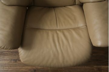 中古　EKORNES(エコーネス)　本革　オットマン付き　ロングセラー!!一番人気のストレスレス レノ クラシック(S)(レザー、アームチェア、リクライニングチェア、椅子、一人掛けソファ、1Pソファ)(定価約40万円)(R-078619)