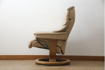 中古　EKORNES(エコーネス)　本革　オットマン付き　ロングセラー!!一番人気のストレスレス レノ クラシック(S)(レザー、アームチェア、リクライニングチェア、椅子、一人掛けソファ、1Pソファ)(定価約40万円)(R-078619)
