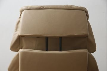 中古　EKORNES(エコーネス)　本革　オットマン付き　ロングセラー!!一番人気のストレスレス レノ クラシック(S)(レザー、アームチェア、リクライニングチェア、椅子、一人掛けソファ、1Pソファ)(定価約40万円)(R-078619)