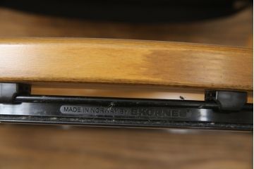 中古　EKORNES(エコーネス)　本革　オットマン付き　ロングセラー!!一番人気のストレスレス レノ クラシック(S)(レザー、アームチェア、リクライニングチェア、椅子、一人掛けソファ、1Pソファ)(定価約40万円)(R-078619)