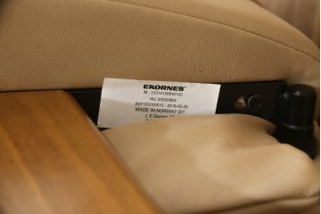 中古　EKORNES(エコーネス)　本革　オットマン付き　ロングセラー!!一番人気のストレスレス レノ クラシック(S)(レザー、アームチェア、リクライニングチェア、椅子、一人掛けソファ、1Pソファ)(定価約40万円)(R-078619)