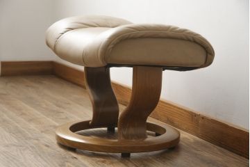 中古　EKORNES(エコーネス)　本革　オットマン付き　ロングセラー!!一番人気のストレスレス レノ クラシック(S)(レザー、アームチェア、リクライニングチェア、椅子、一人掛けソファ、1Pソファ)(定価約40万円)(R-078619)