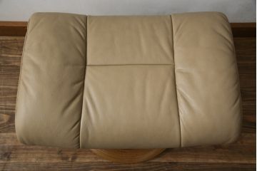 中古　EKORNES(エコーネス)　本革　オットマン付き　ロングセラー!!一番人気のストレスレス レノ クラシック(S)(レザー、アームチェア、リクライニングチェア、椅子、一人掛けソファ、1Pソファ)(定価約40万円)(R-078619)