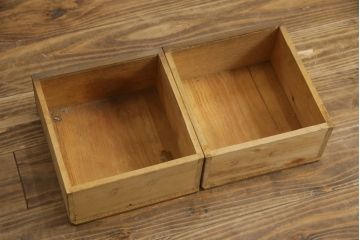 和製アンティーク　栓材　扉のデザインがお洒落な本箱(ブックケース、サイドキャビネット、収納棚、戸棚)(R-078621)