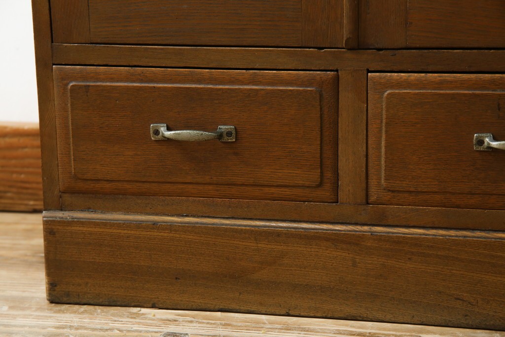 和製アンティーク　栓材　扉のデザインがお洒落な本箱　(R-078621)