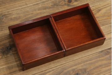和製ビンテージ　花梨(カリン)材　螺鈿(ラデン)　象嵌入り　上品な佇まいで和の雰囲気を引き立てる小振りな茶棚(収納棚、戸棚、違い棚、ヴィンテージ)(R-078622)