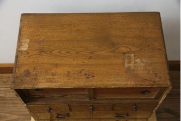 和製アンティーク　指物工芸家具　総タモ材　前面玉杢　真鍮(しんちゅう)金具　品のある佇まいが空間を引き立てる小引き出し(小箪笥、チェスト、和タンス、収納箪笥、整理箪笥、小物収納、卓上収納)(R-078629)