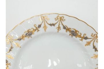 フランス　BERNARDAUD(ベルナルド)　LIMOGES(リモージュ)　マリー・テレーズ　細かな花のガーランドが装飾された優雅なプレート3枚セット(MARIE THERESE、リボン、花、フラワー、金彩、大皿、磁器、洋食器)(R-078636)