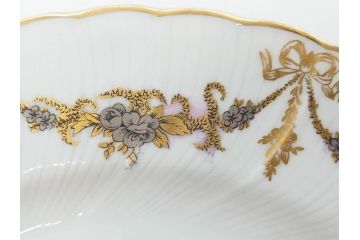 フランス　BERNARDAUD(ベルナルド)　LIMOGES(リモージュ)　マリー・テレーズ　細かな花のガーランドが装飾された優雅なプレート3枚セット(MARIE THERESE、リボン、花、フラワー、金彩、大皿、磁器、洋食器)(R-078636)