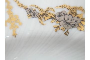 フランス　BERNARDAUD(ベルナルド)　LIMOGES(リモージュ)　マリー・テレーズ　細かな花のガーランドが装飾された優雅なプレート3枚セット(MARIE THERESE、リボン、花、フラワー、金彩、中皿、大皿、磁器、洋食器)(R-078637)