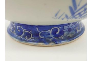 明治〜大正期　涼やかな鯉のデザインが目を引く手水鉢(深鉢、水瓶、水甕、染付、魚、笹、菊唐草、和食器)(R-078639)