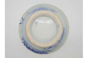 明治〜大正期　涼やかな鯉のデザインが目を引く手水鉢(深鉢、水瓶、水甕、染付、魚、笹、菊唐草、和食器)(R-078639)