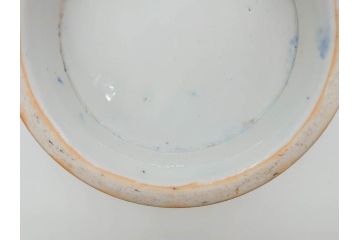 明治〜大正期　涼やかな鯉のデザインが目を引く手水鉢(深鉢、水瓶、水甕、染付、魚、笹、菊唐草、和食器)(R-078639)