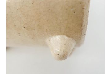 大正八年　平和記念　在銘作家物　コロンとしたフォルムに愛嬌を感じる蚊とり豚(蚊取豚、蚊遣り器、蚊取り器、ブタ、陶器、蚊取り線香入れ)(R-078640)