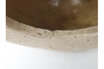 大正八年　平和記念　在銘作家物　コロンとしたフォルムに愛嬌を感じる蚊とり豚(蚊取豚、蚊遣り器、蚊取り器、ブタ、陶器、蚊取り線香入れ)(R-078640)