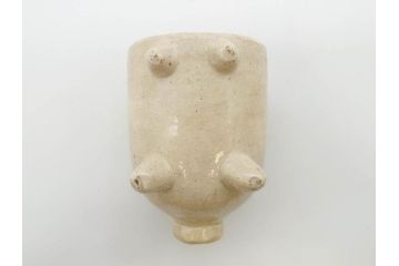 大正八年　平和記念　在銘作家物　コロンとしたフォルムに愛嬌を感じる蚊とり豚(蚊取豚、蚊遣り器、蚊取り器、ブタ、陶器、蚊取り線香入れ)(R-078640)