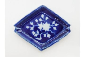 江戸〜明治期　古伊万里　雛道具　繊細に絵付けされたミニチュア和食器15点セット(染付、和食器、和皿、豆皿、変形皿、磁器、ひな祭り、ままごと、湯呑)(R-078641)