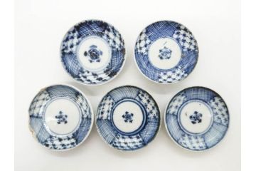 江戸〜明治期　古伊万里　雛道具　繊細に絵付けされたミニチュア和食器15点セット(染付、和食器、和皿、豆皿、変形皿、磁器、ひな祭り、ままごと、湯呑)(R-078641)