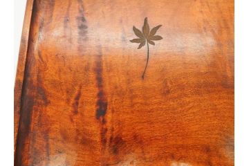 ビンテージ　大正〜昭和初期　彫刻　栃の木(トチノキ)　紅葉のワンポイントが魅力的な角盆(もみじ、ヴィンテージ、トレイ、トレー、お盆)(R-078644)