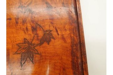 ビンテージ　大正〜昭和初期　彫刻　栃の木(トチノキ)　紅葉のワンポイントが魅力的な角盆(もみじ、ヴィンテージ、トレイ、トレー、お盆)(R-078644)