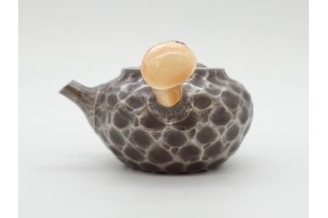 純銀　服部製　茶器揃　在銘作家物　合計972g　槌目模様が魅力的な重厚感のある茶器揃(銀瓶、湯瓶、煎茶道具、服部時計店、シルバー、茶道具、湯沸かし、急須、茶托、和食器、共箱付き、説明書付き)(R-078648)