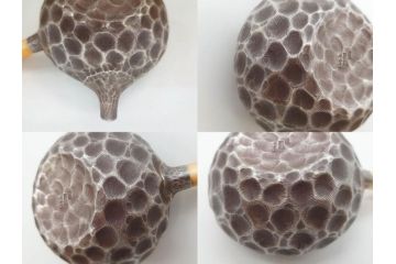 純銀　服部製　茶器揃　在銘作家物　合計972g　槌目模様が魅力的な重厚感のある茶器揃(銀瓶、湯瓶、煎茶道具、服部時計店、シルバー、茶道具、湯沸かし、急須、茶托、和食器、共箱付き、説明書付き)(R-078648)