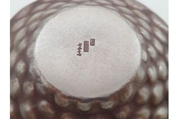 純銀　服部製　茶器揃　在銘作家物　合計972g　槌目模様が魅力的な重厚感のある茶器揃(銀瓶、湯瓶、煎茶道具、服部時計店、シルバー、茶道具、湯沸かし、急須、茶托、和食器、共箱付き、説明書付き)(R-078648)