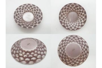 純銀　服部製　茶器揃　在銘作家物　合計972g　槌目模様が魅力的な重厚感のある茶器揃(銀瓶、湯瓶、煎茶道具、服部時計店、シルバー、茶道具、湯沸かし、急須、茶托、和食器、共箱付き、説明書付き)(R-078648)