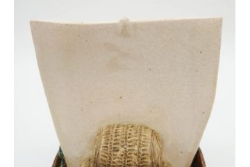 伊東陶山　高さ約20cm　細部まで丁寧に作られた宝舟(商売繁盛、宝船、縁起物、帆船、七福神、八仙、置物、オブジェ、共箱付き)(R-078649)