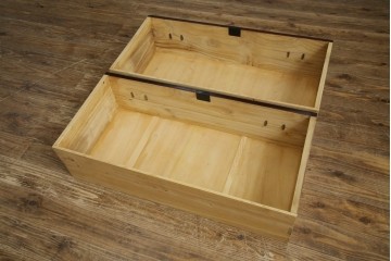 和製ヴィンテージ　美品!!　欅産業社にて仙台箪笥にリメイク済み　落ち着いた色味と美しい金具が目を惹く漆塗りの衣装箪笥ローチェスト　(R-078655)